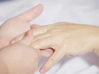 Leczenie popękanej skóry dłoni