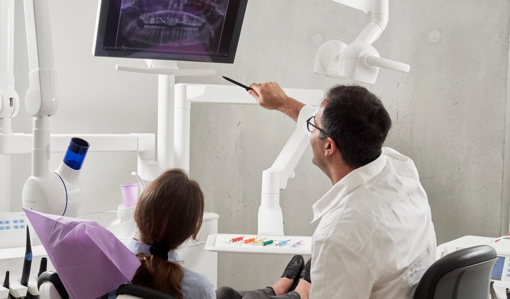 Poznajemy korzyści z posiadania implantów zębowych